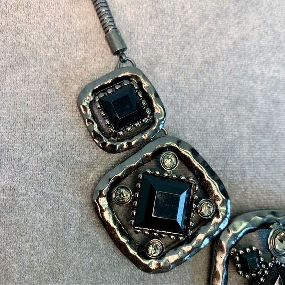 BLACK and dark silver square gem jewel rhinestone costume jewellery necklace - Picture 4 of 8